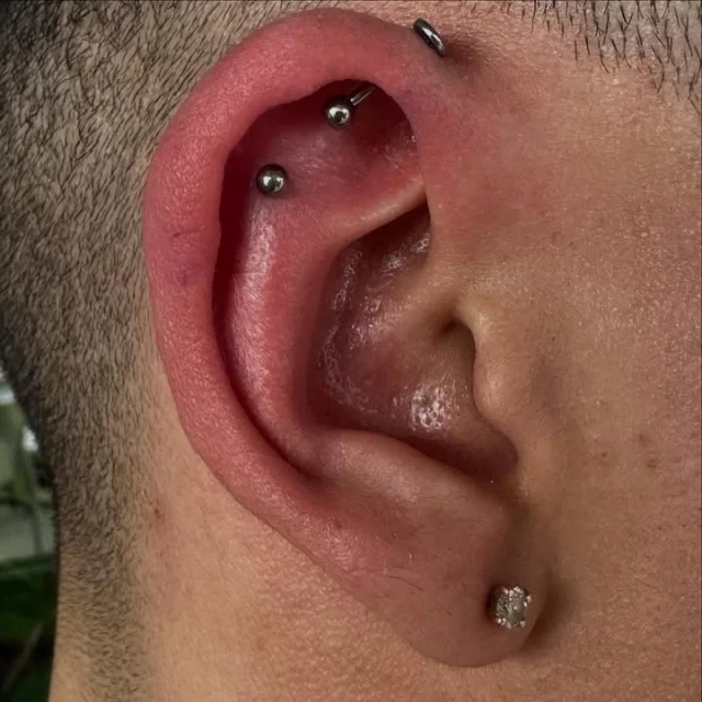 Floating Industrial Start ⚙️

This is the beginning of something epic. Garon originally wanted a traditional industrial piercing, but his anatomy had other plans — so we improvised and created a floating industrial setup instead.

💫 Crafted with precision for perfect alignment
🔩 Starting off with ASTM F136 titanium bars
💙 Final goal: anodized to a deep blue hue — Garon’s favourite colour
🧬 Once healed, we’ll connect both ends for that seamless industrial finish

Sometimes the best results come from adapting — and this one’s going to be a showstopper when complete.

* Find us📍 @thetattoogallerysa 
* Tues & Thurs from 10am - 1pm
* Every alt Saturday from 1:30pm - 5pm
* Call or WhatsApp us on📱 084-600-5263
* Find us on 💻 www.modifiedmonkey.co.za

#floatingindustrial #earproject #titanium #start #piercings #pierced #piercer #modifiedmonkey #modmonkey #tattoogallery #pierceitflauntit #anatomyspecificpiercing #flatpiercing