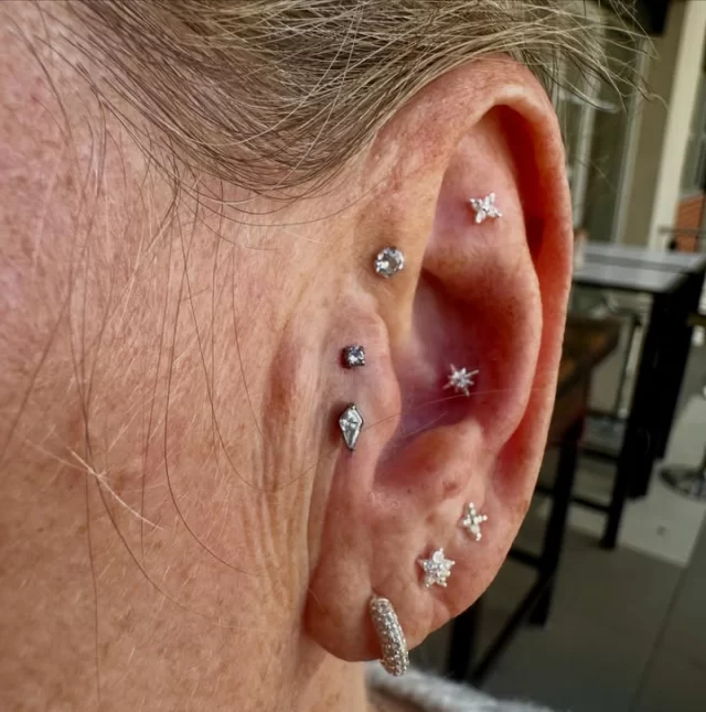 A little bit of sparkle and a whole lot of balance 😍

This client stopped by for a double tragus piercing, and I think it finished off her ear beautifully. 🤩

I often get asked whether a single piercing can really make that much of a difference. In cases like this, absolutely. The right placement can completely change the flow of an ear and tie everything together.

I must admit, this one came out pretty awesome 😁

📍 Based inside Jaded_Ink 
📲 084 600 5263
💻 www.modifiedmonkey.co.za
#modifiedmonkey 
#doubletragus 
#earpiercing 
#pierced 
#tragus